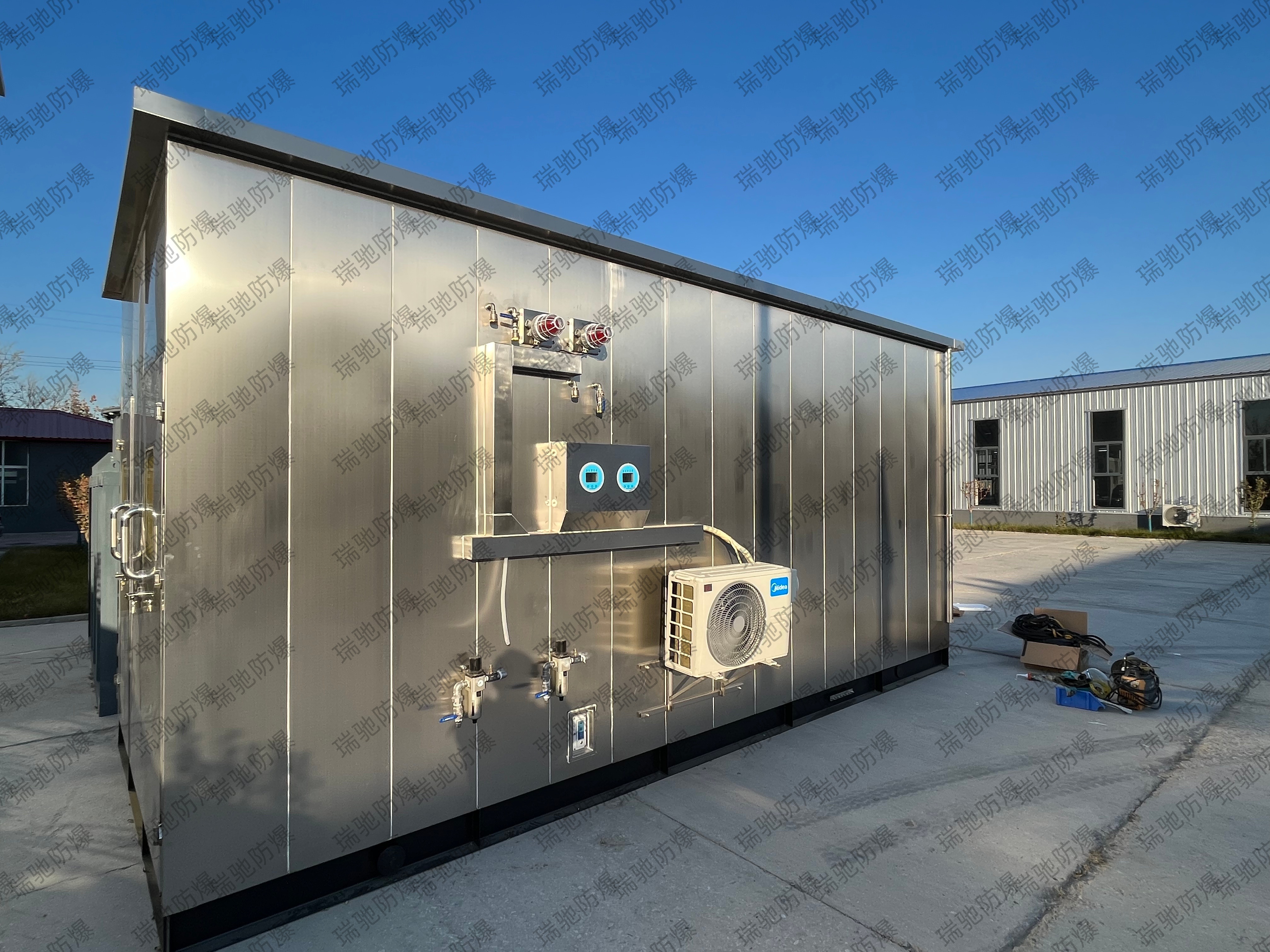 聚焦安全与智能 | 河北瑞驰电气详解防爆分析小屋在复杂工况下的集成应用